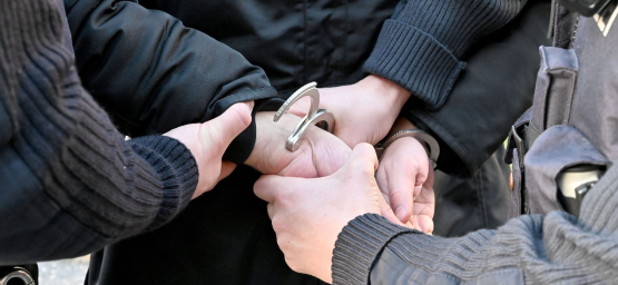 Братья-самогонщики обеспечили милиции одно из самых крупных изъятий самопального алкоголя